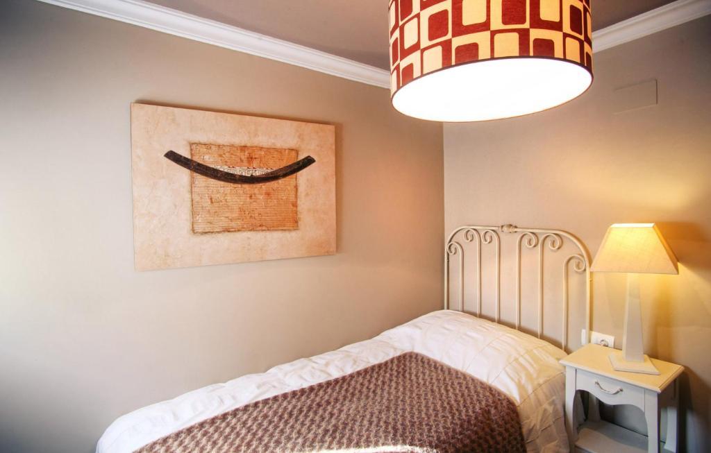Apartamentos Alcoba De Baco Barbastro Room photo
