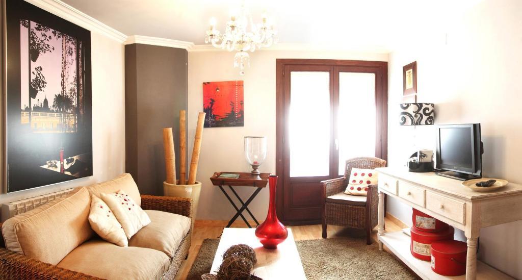 Apartamentos Alcoba De Baco Barbastro Room photo